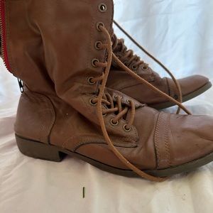 Used women’s lace up brown boots